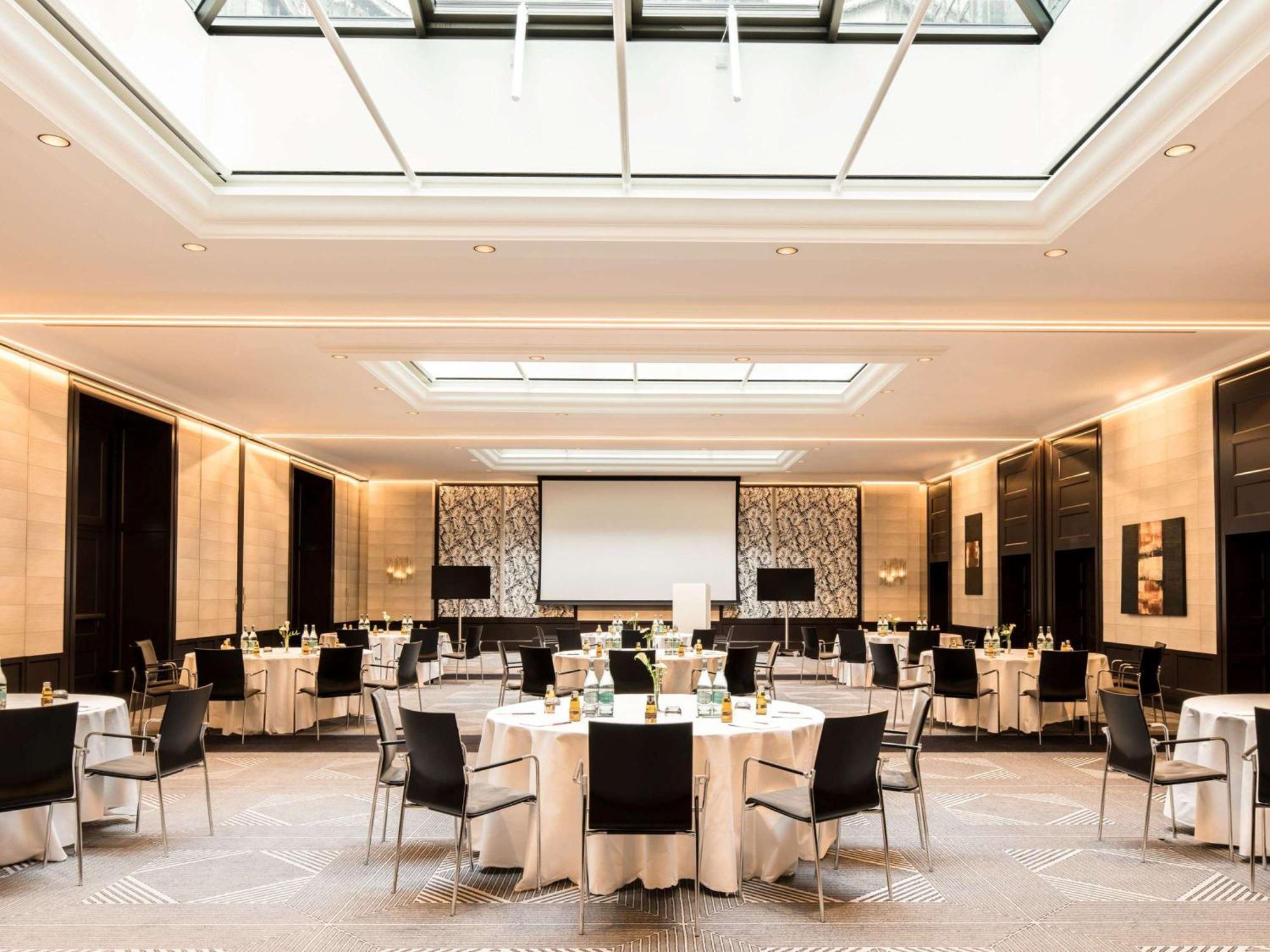 Hotel Sofitel Frankfurt Opera 5*